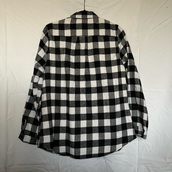 NWT Style One, Large, white/black Buffalo plaid button-up blouse with lining - Picture 3 of 6